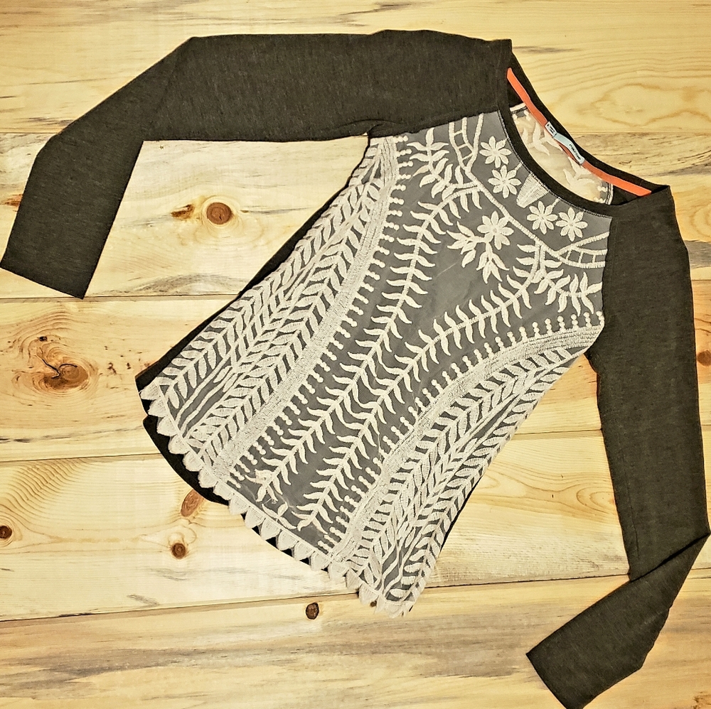 Maurices size small lace long sleeve grey shirt